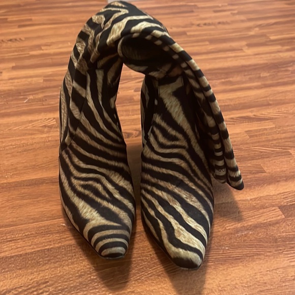 Donald J. Pliner Shoes - Donald J. Pliner Black and Tan Zebra-Print Heeled Boots